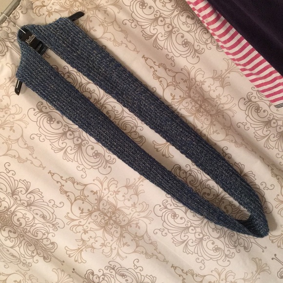 SCARF - Picture 4 of 4